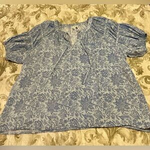 Wonderly Short-sleeved Flowy Blouse, size L.